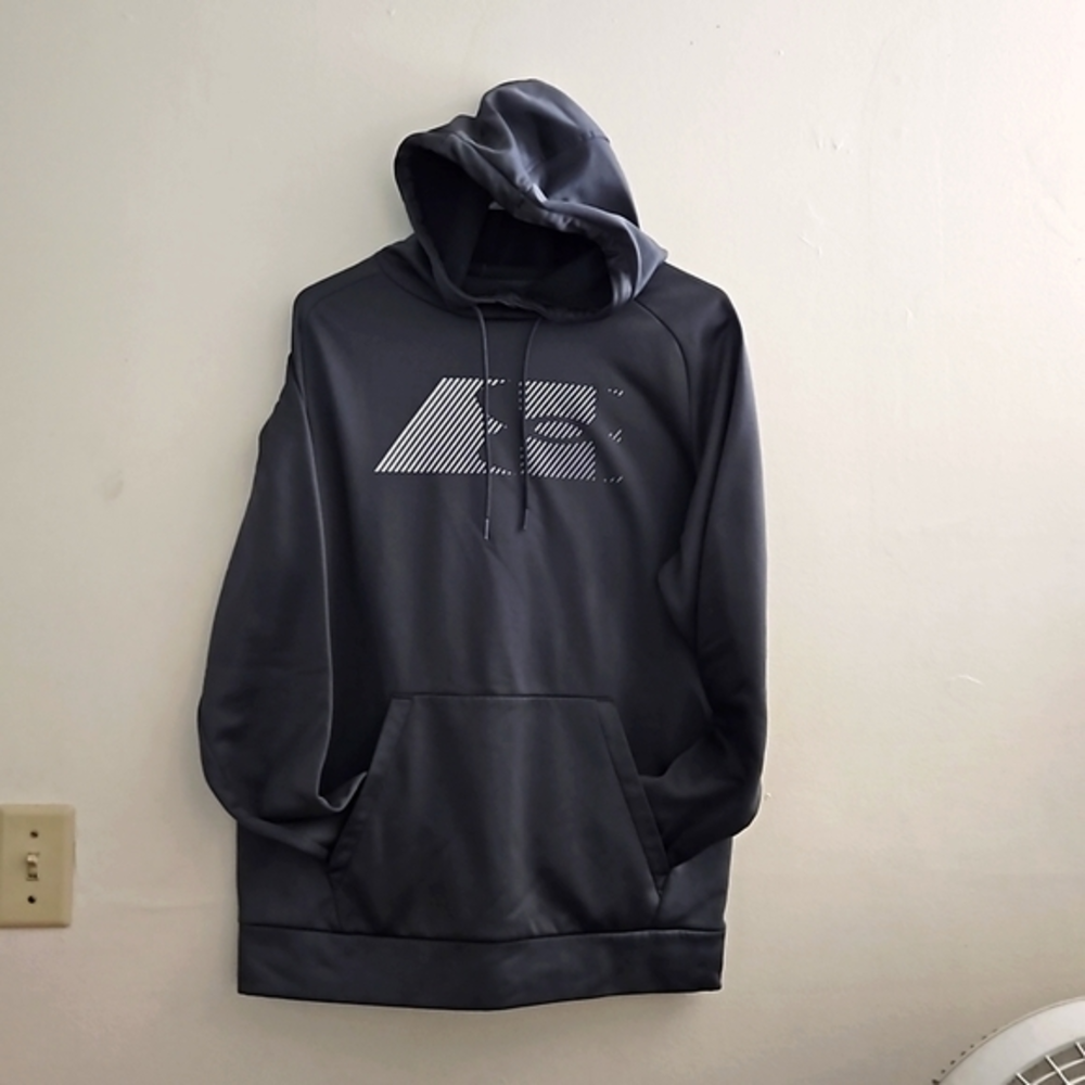 Medium UnderArmour Hoodie